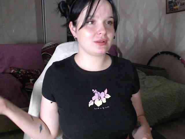 Lizzi-Peach webcam