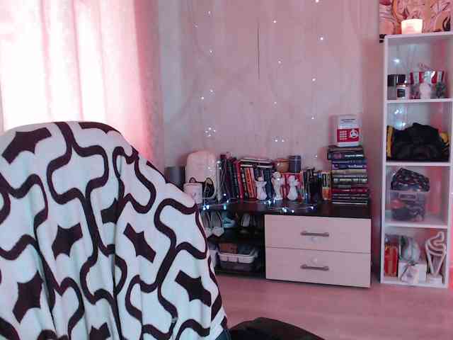 Lizzi-Peach webcam