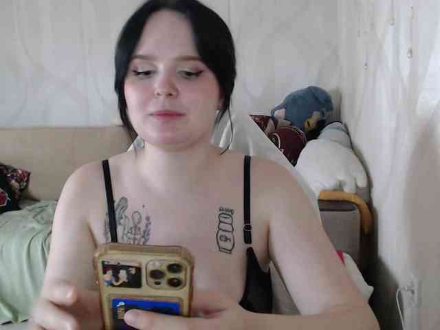 Lizzi-Peach webcam