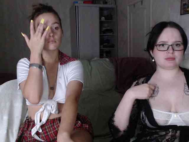 Lizzi-Peach webcam