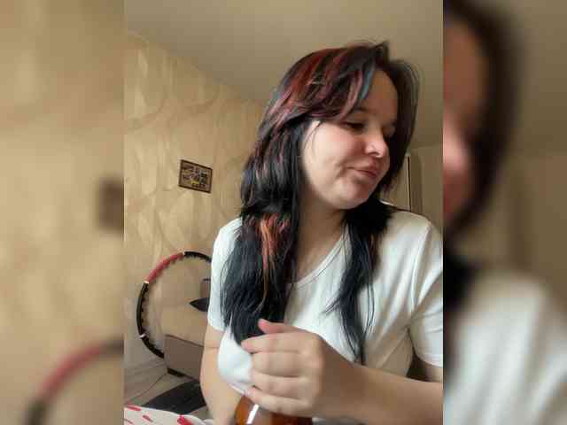 Lizzi-Peach webcam