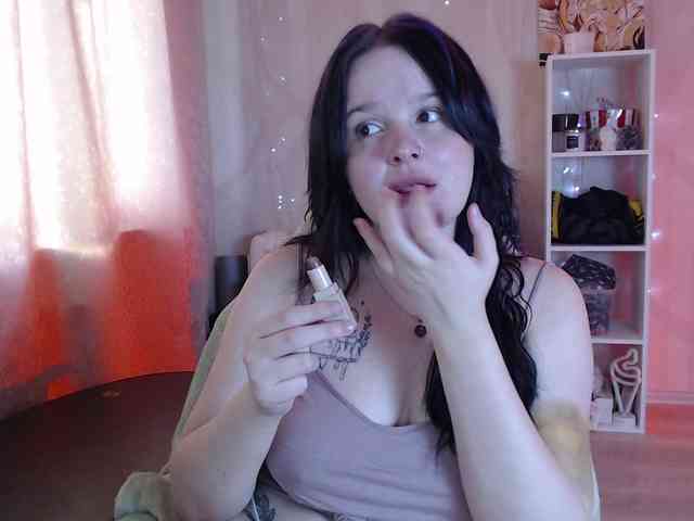Lizzi-Peach webcam