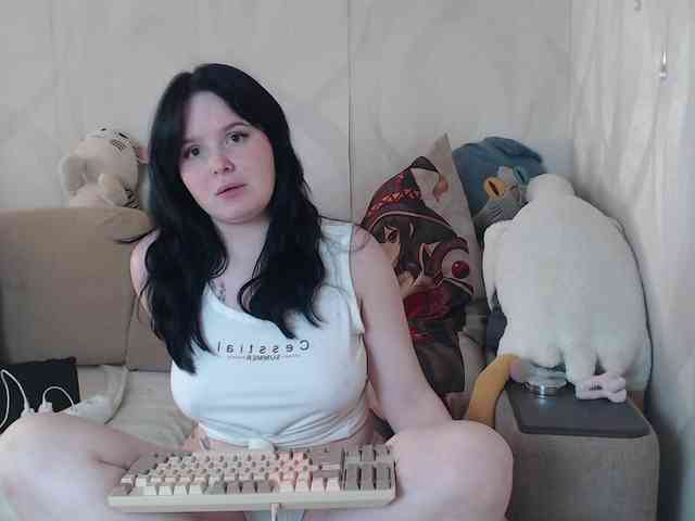 Lizzi-Peach webcam