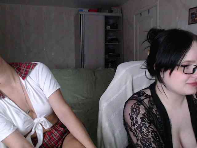 Lizzi-Peach webcam