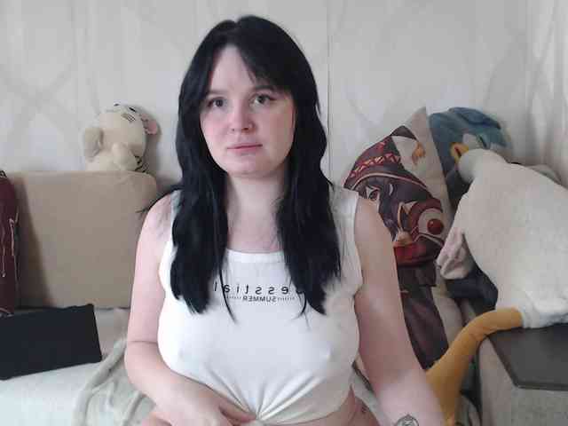 Lizzi-Peach Live Webcam on BongaCams