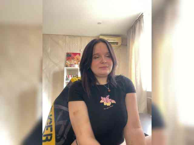Lizzi-Peach webcam