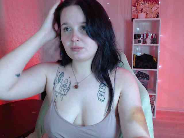 Lizzi-Peach webcam
