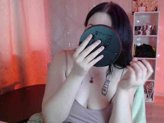 Lizzi-Peach webcam