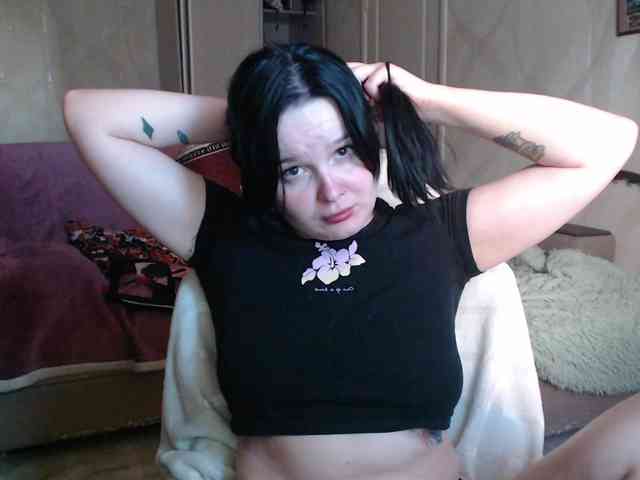 Lizzi-Peach webcam