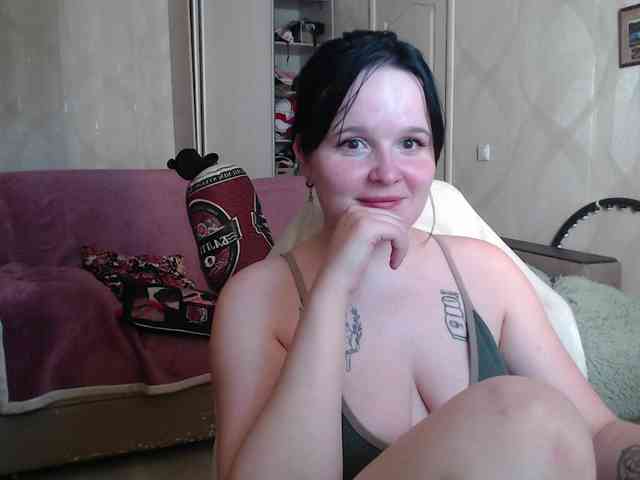 Lizzi-Peach webcam