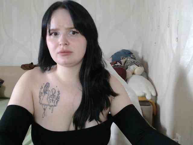 Lizzi-Peach Sex Cam Show