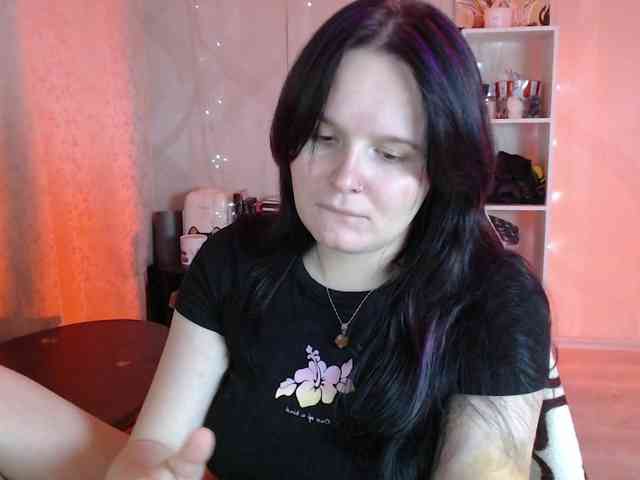Lizzi-Peach webcam