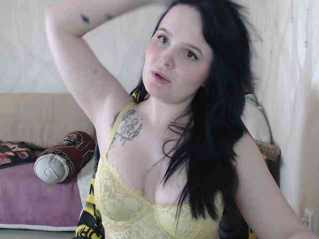 Lizzi-Peach webcam