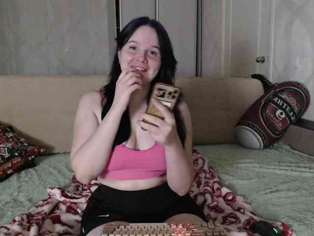 Lizzi-Peach webcam