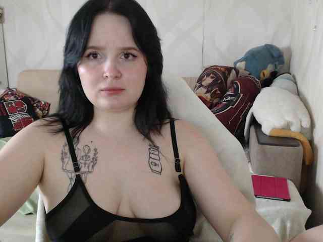 Lizzi-Peach webcam