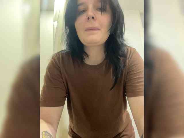 Lizzi-Peach webcam
