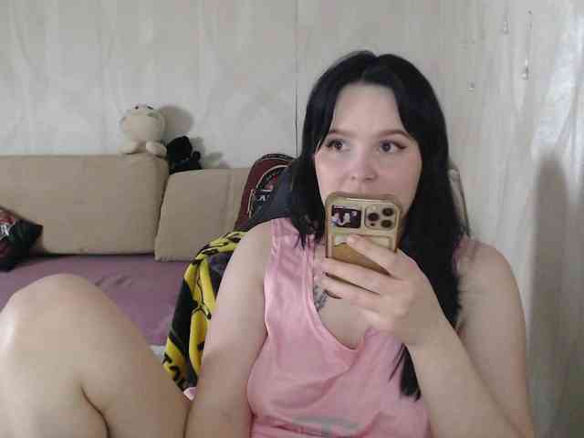 Lizzi-Peach webcam