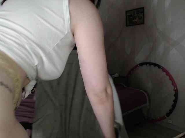 Lizzi-Peach webcam