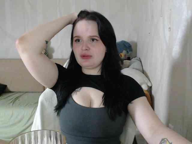 Lizzi-Peach webcam