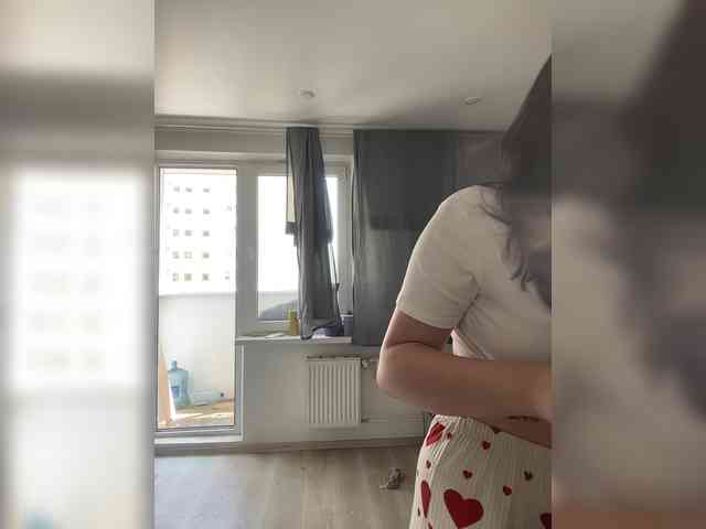 Lizzi-Peach webcam