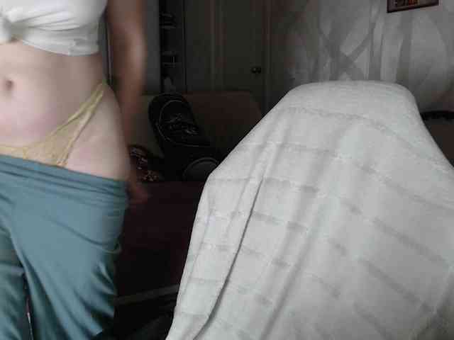 Lizzi-Peach webcam