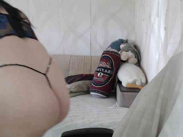 Lizzi-Peach webcam