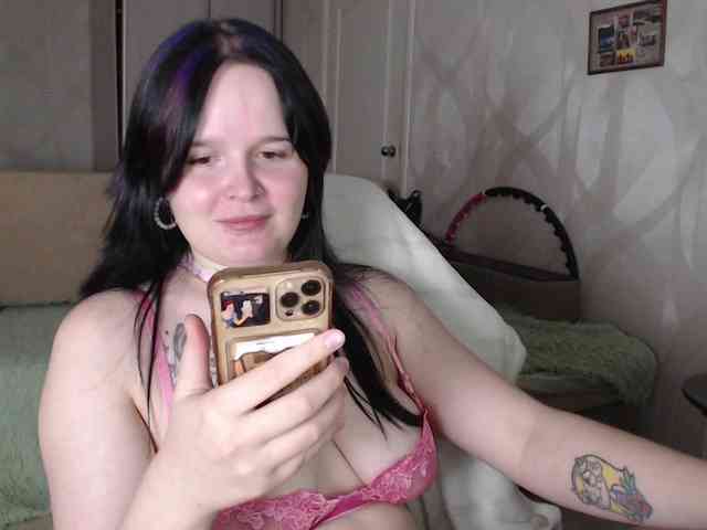 Lizzi-Peach webcam