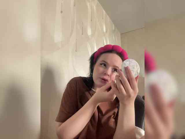Lizzi-Peach webcam