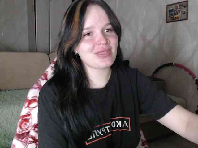 Lizzi-Peach webcam