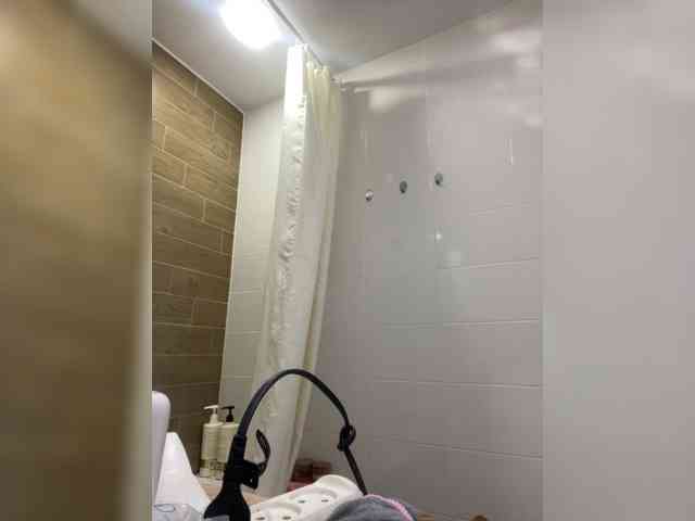 Lizzi-Peach webcam