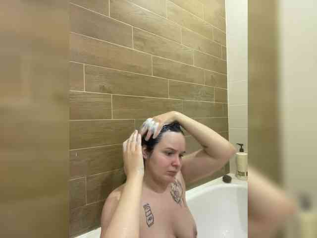 Lizzi-Peach webcam