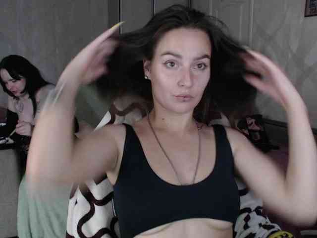 Lizzi-Peach Sex Cam Show