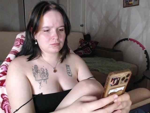 Lizzi-Peach webcam