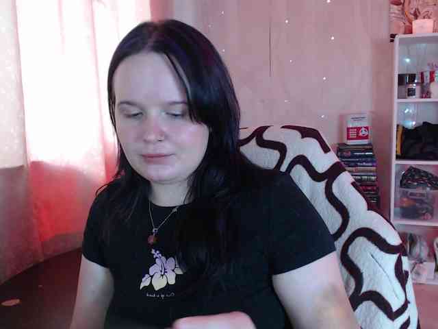 Lizzi-Peach webcam