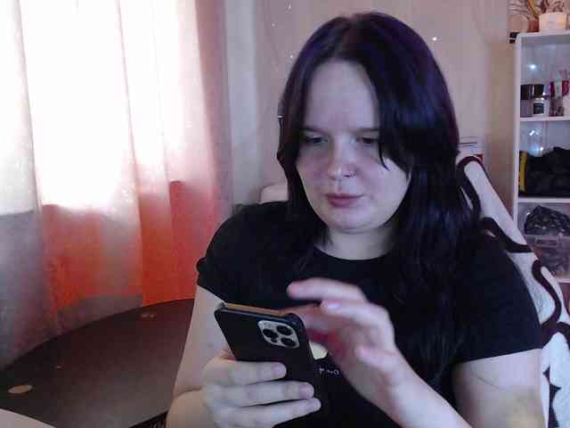 Lizzi-Peach webcam