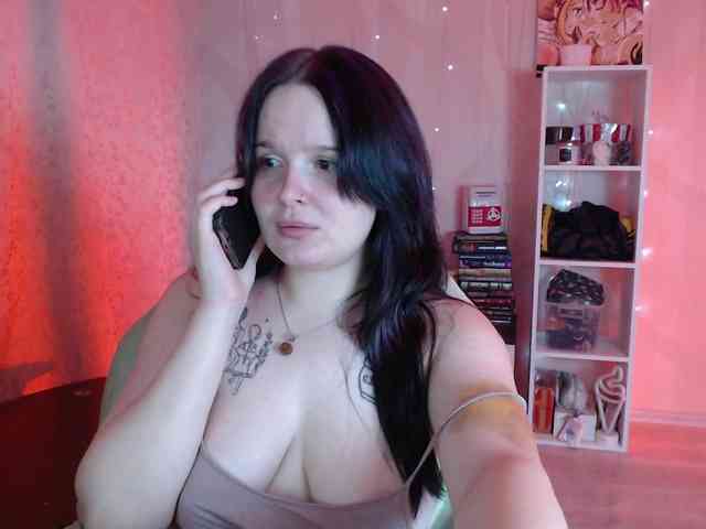 Lizzi-Peach webcam