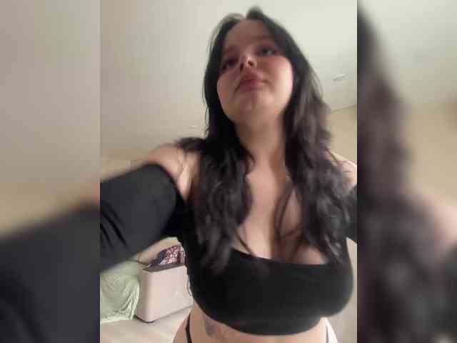 Lizzi-Peach webcam