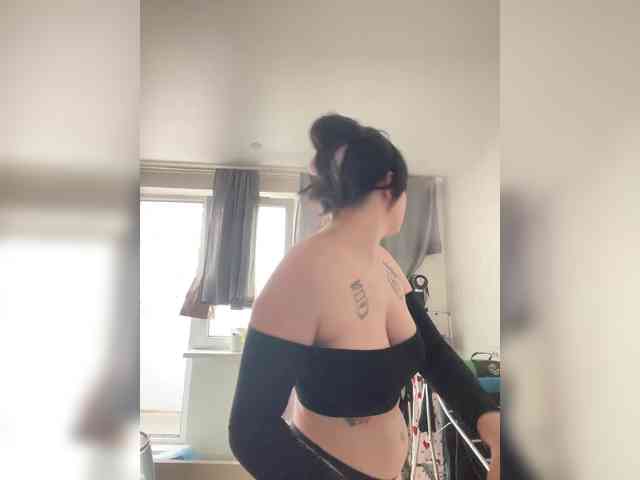 Lizzi-Peach webcam