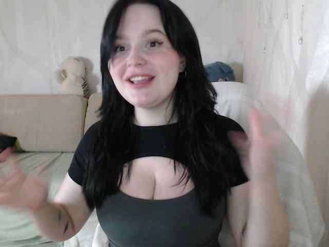 Lizzi-Peach webcam