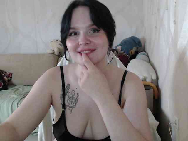 Lizzi-Peach webcam