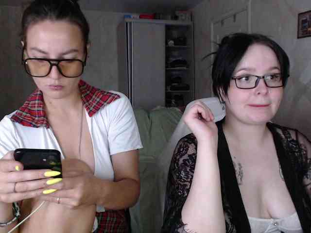 Lizzi-Peach webcam