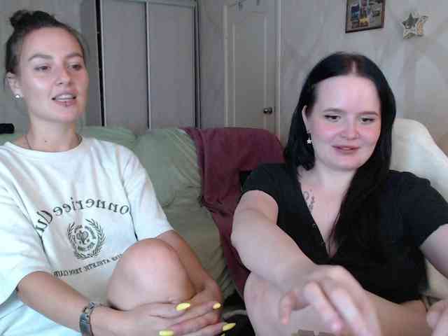 Lizzi-Peach webcam