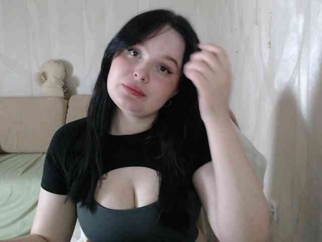 Model: Lizzi-Peach