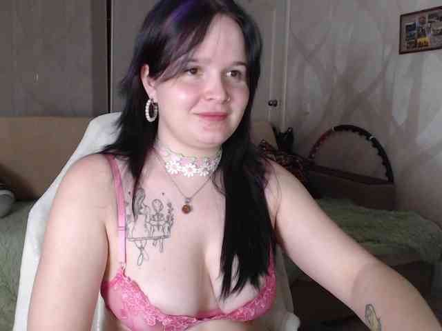 Lizzi-Peach webcam
