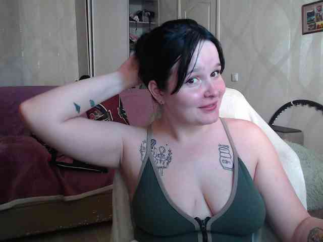 Lizzi-Peach webcam