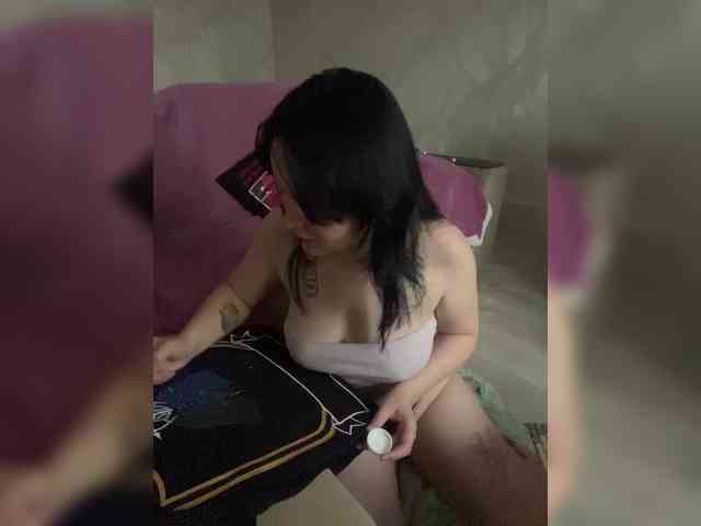 Lizzi-Peach webcam