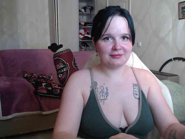 Lizzi-Peach webcam