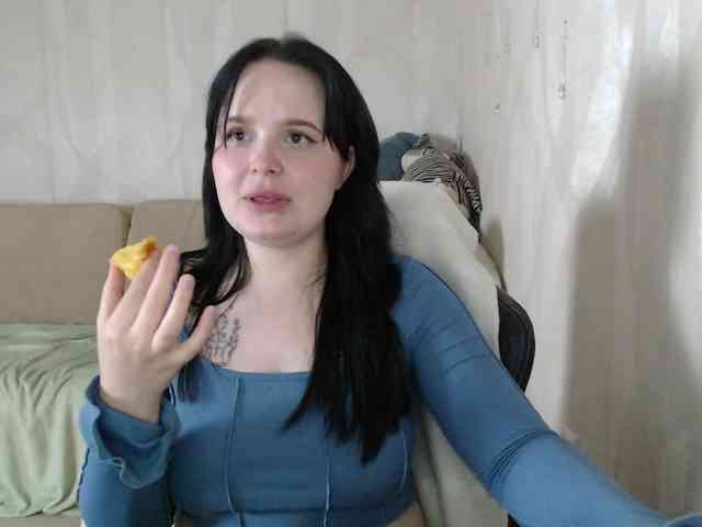 Lizzi-Peach webcam