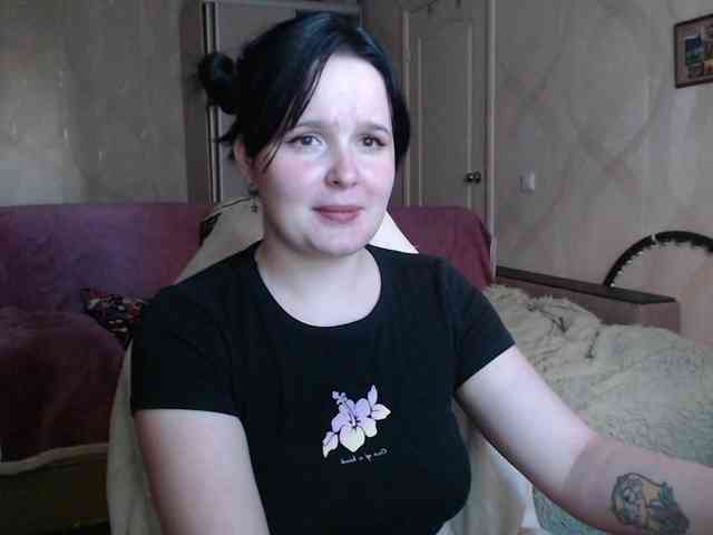 Lizzi-Peach webcam