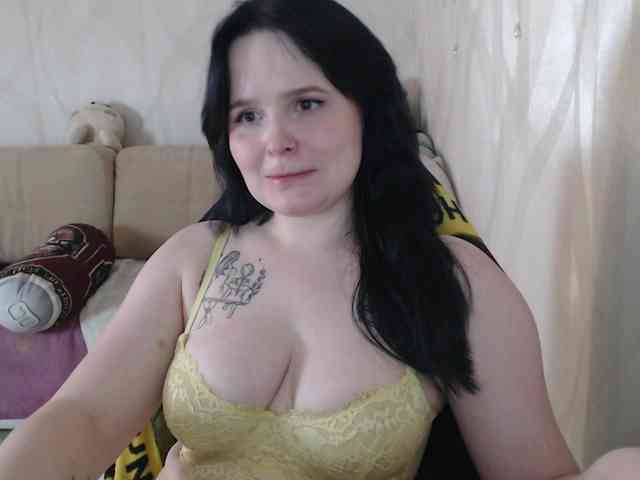 Lizzi-Peach webcam